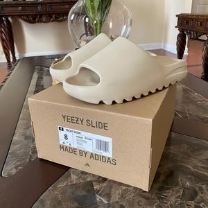Yeezy slides “bone”